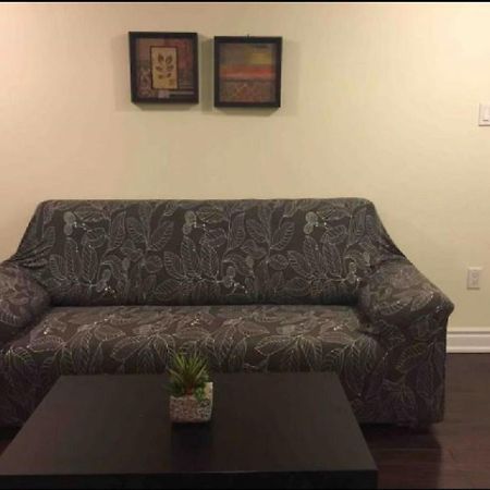 Cozy & Spacious Suite With Private Bathroom Near Toronto Airport ! Mississauga Exteriör bild