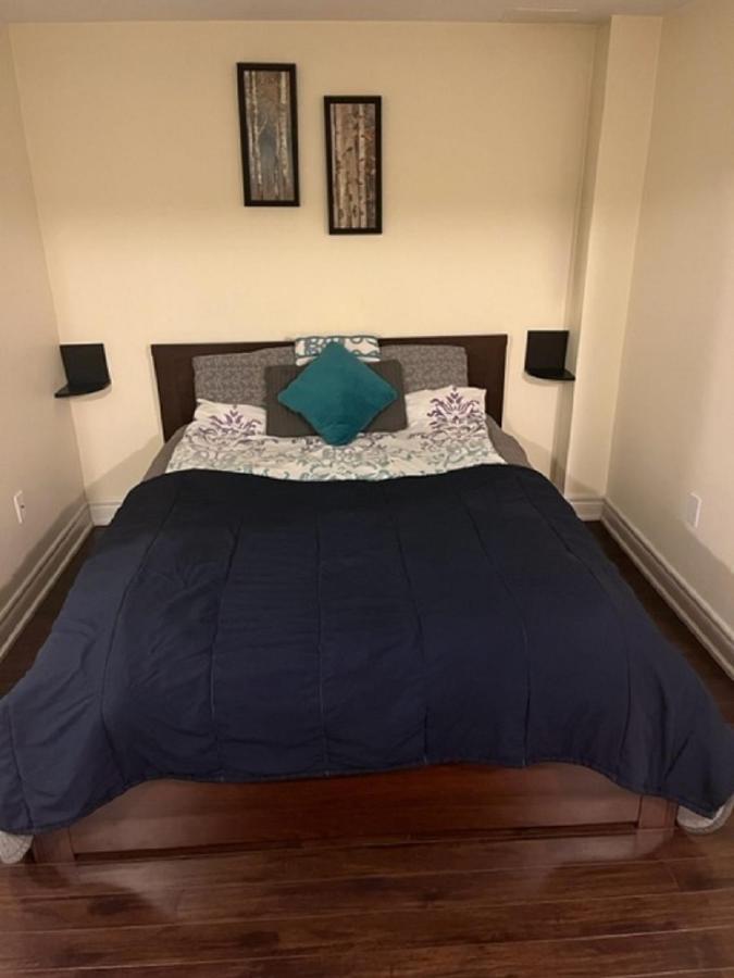 Cozy & Spacious Suite With Private Bathroom Near Toronto Airport ! Mississauga Exteriör bild