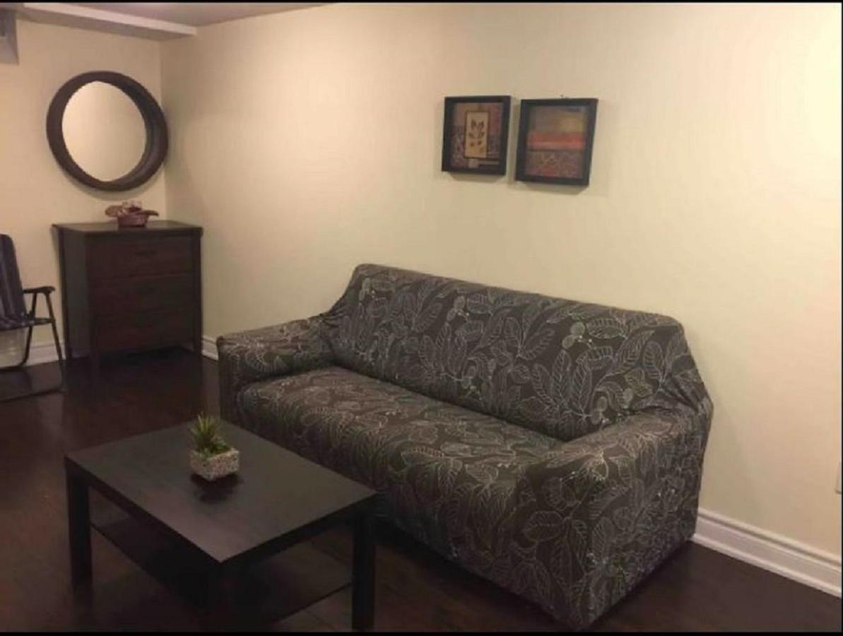 Cozy & Spacious Suite With Private Bathroom Near Toronto Airport ! Mississauga Exteriör bild